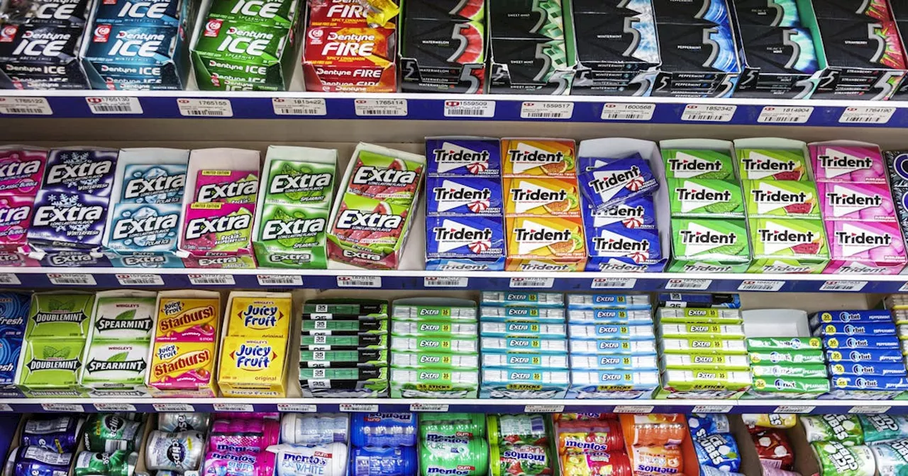 Chewing Gum's Brain Benefits: Decades of Research Uncover Surprising Effects